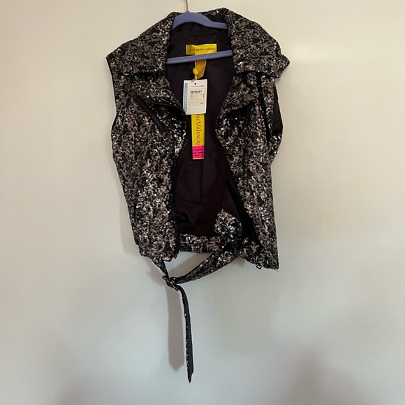 Brand new vest with tags - Picture 9 of 16